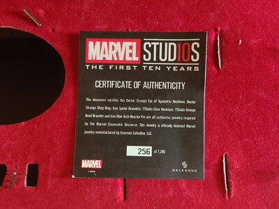 r*️様 MARVEL LIGHT BOX THE FIRST TEN YEAR Hot Toys Marvel Studios 10th Anniversary USB Light Box
