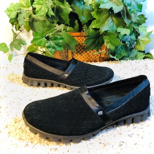 womens black suede skechers