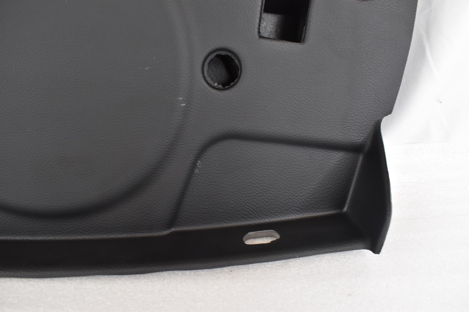 MASERATI GHIBLI UNDER DASH DASHBOARD RIGHT SIDE LOWER TRIM COVER OEM 2017-2020