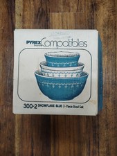 Image of Pyrex Compatibles Snowflake Blue 300-2 Mixing Bowl Set 3 Piece