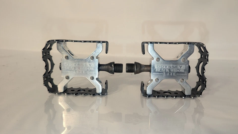 Pedales BMX Odyssey Black Widow lite 9/16 luz escuela BMX vintage años 80 90 3 piezas Foto 4 de 4