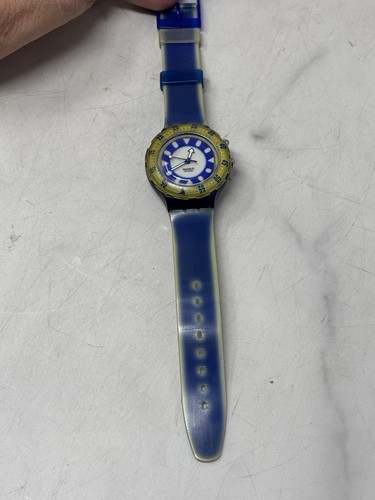VTG 90s SWATCH Watch~SCUBA 200 Loomi~Blue~Fish Eye Yellow Surround Needs New Bat - Picture 3 of 10