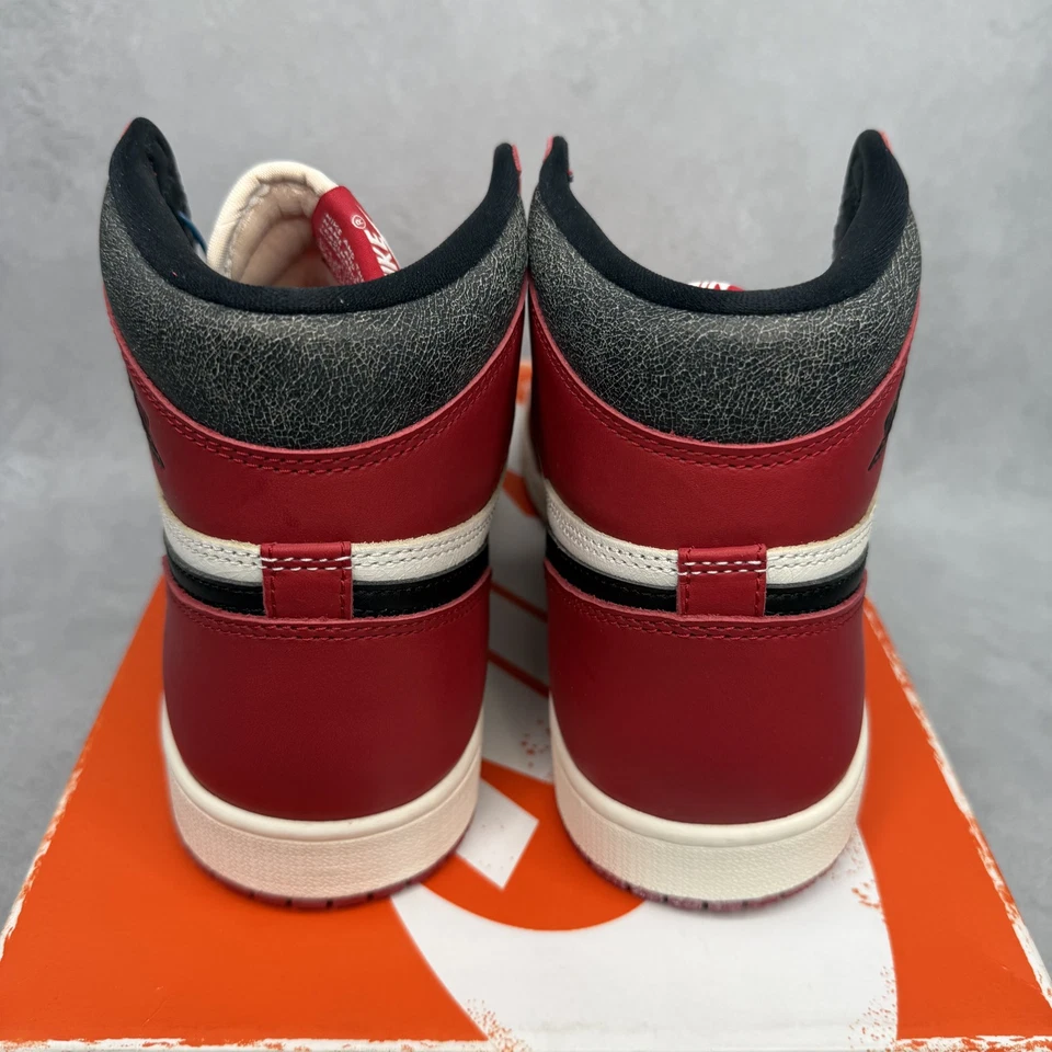 Talla 9.5M/11W - Jordan 1 Retro Alto OG Chicago Lost and Found DZ5485-612 Foto 4 de 4