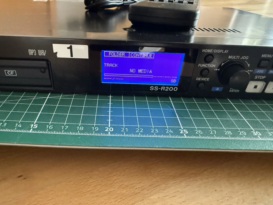 Tascam SS-R200 Solid State Audio Recorder - Schwarz (2 Stk.) - Bild 2 von 4