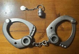 Vintage Handcuffs FN HERSTAL BELGIUM MAGNETIC HANDCUFFS & Orig. Key & Holster