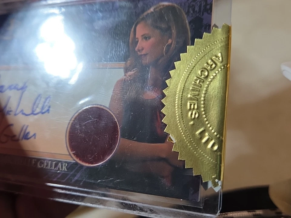 Tarjeta de armario automático Buffy Ultimate Collectors serie 2- Sarah Michelle Gellar Foto 3 de 4