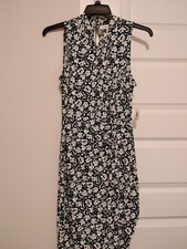 Amazon Essentials Green White Floral A-Line Dress Sleeveless V-Neck Knee M