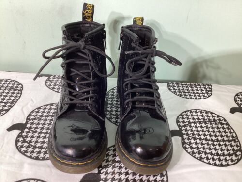 Childrens Dr. Martens, sz 11, uk10,eu28 black patent 8 eyelet boots #1460 J - Picture 1 of 8