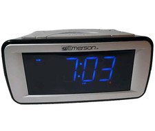 Large Display Alarm Clock Radio   Emerson CKS9031 SmartSet, Collectible Tech