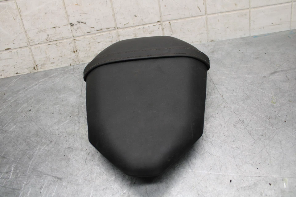 2015 Yamaha FZ07 REAR BACK PASSENGER TANDEM SEAT PAD SADDLE PILLION BB531 - Image 3 of 4
