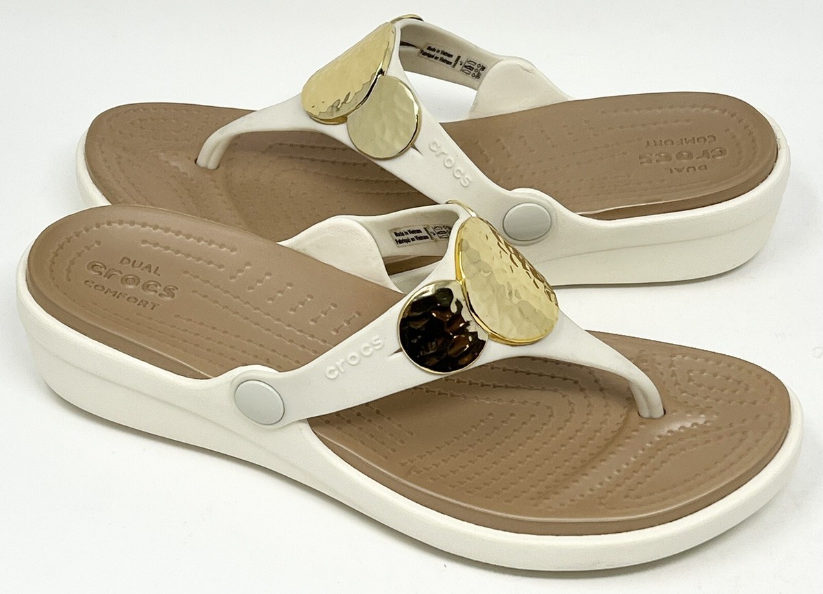Crocs Sanrah Hammered Circle Flip Sandal Women display picture 2