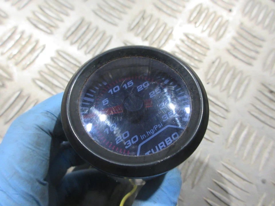 2016 FORD FIESTA 1.0 EcoBoost S Black ZETEC 3DR MK7 TACHOMETER TURBO (PSI) - Image 2 of 3