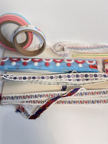Huge Lot Vintage Flower Power Embroidered Fabric Trim '60s & '70s MCM Ribbon - Picture 9 of 12