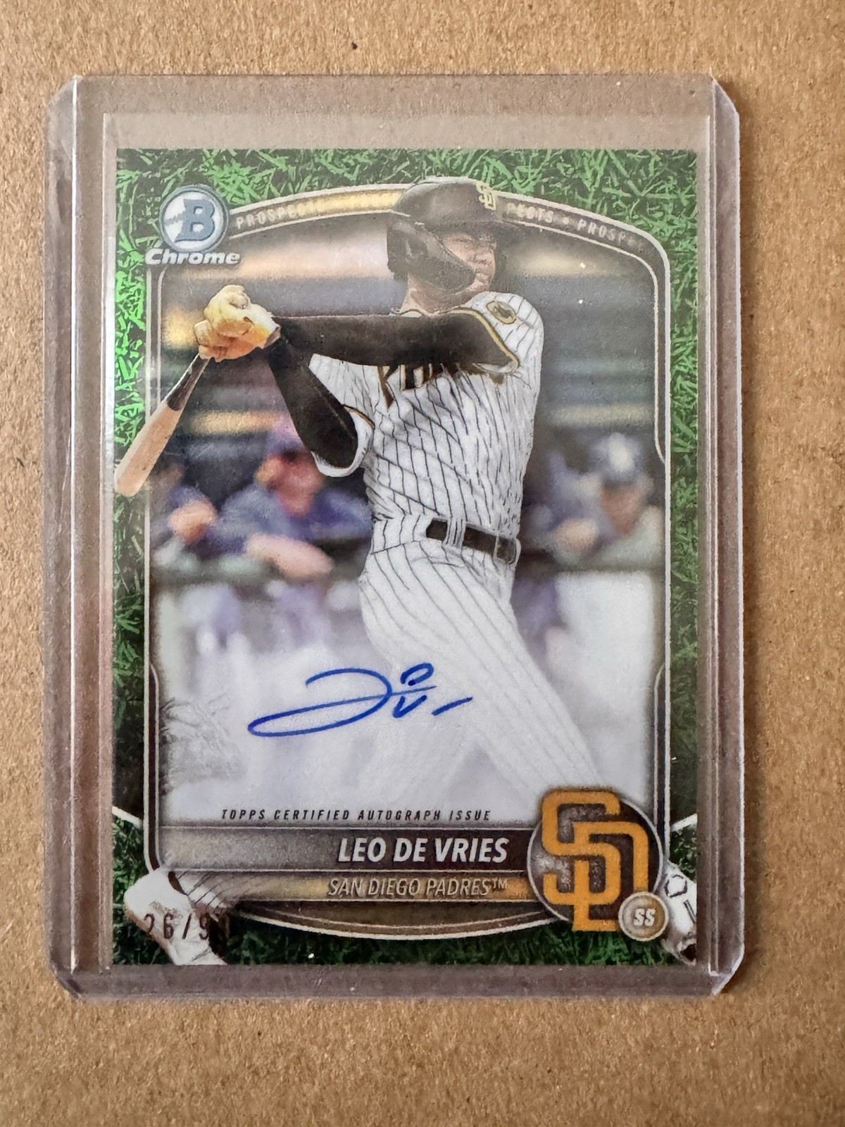 2025 Bowman Chrome Prospects Leo De Vries Auto Green Grass Refractor CPA-LD /99