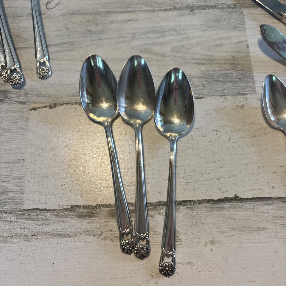 Juego de cubiertos Roger Bros Eternally Yours 1847 con caja juego de cubiertos 28 piezas Foto 2 de 4