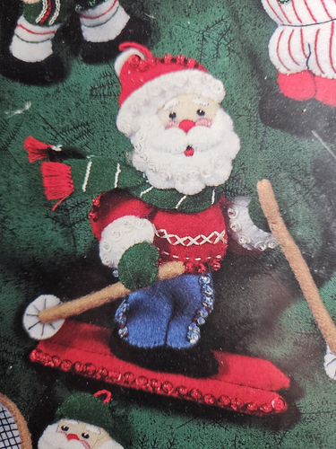 Bucilla Filz Applikation Ornamente "Sportliche Weihnachtsmänner" 6 Ornamente 5" hoch - Bild 5 von 10