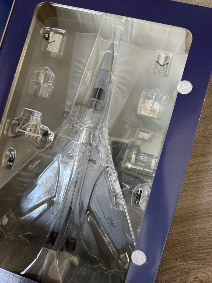 HA3003 Hobby Master EF-111 Raven 1/72 英国 1989 年英国皇家空军第 42 个 ECS F-111 Let'em Eat Crow — 第 4/4 张图片