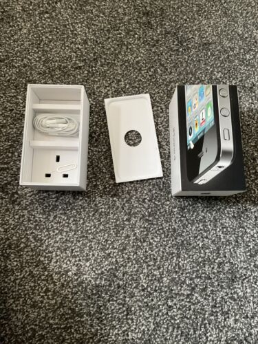 NEW iPHONE 4 BOX 32 GB WITH SIM PIN PLUS EARPHONES - Picture 1 of 10