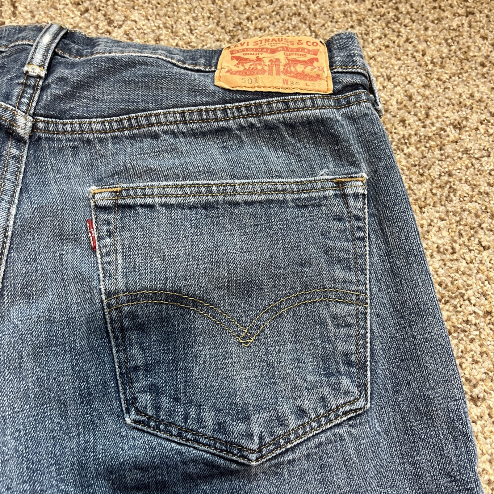 Levis Mens 501XX Straight Jean Tag-Size 36x32 Actual Measured Size 34 X 28 - View 17