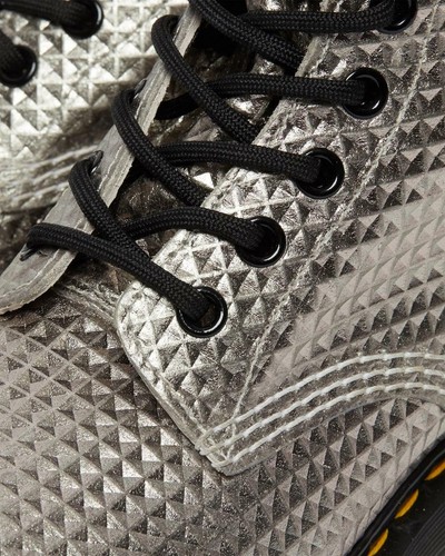 Dr. Martens Silber Metallic 1460 Pascal Nieten Prägung Leder Stiefel UVP £ 149 UK5-8 - Bild 4 von 14