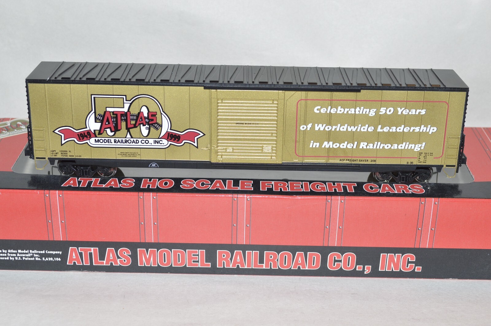 HO scale Atlas Special Edition 50th Anniversary 60' auto parts box car
