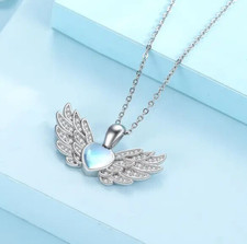 Exquisite Angel Wings With Heart Pendant Necklace, Shiny Artificial Zircon Gift