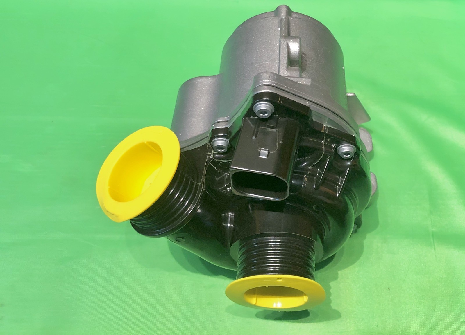 Genuine BMW 135 335 535 640 740 Z4 X3 X5 X6 N54 N55 Engine Water Pump,Bolts Kit eBay