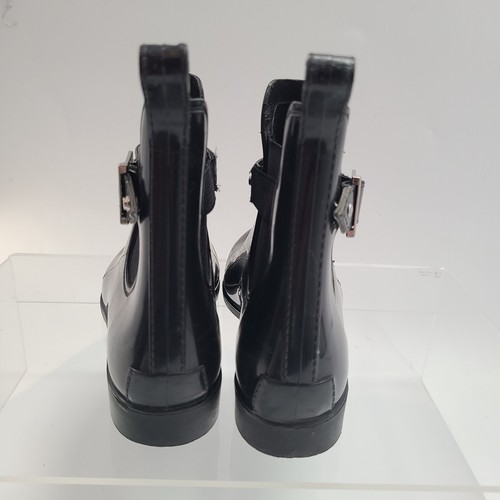 Halogen Women’s Rain Ankle Boots Size 6 Black Glossy Studded Belted - Picture 2 of 8