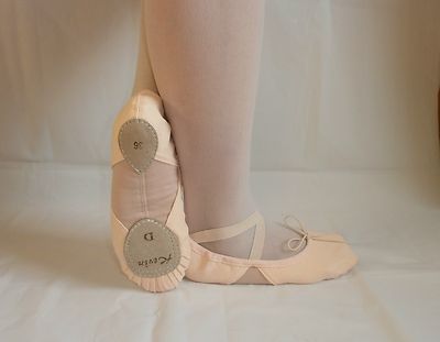 Hochwertige Ballettschuhe Ballettschläppchen mit elastischem Einsatz NEU