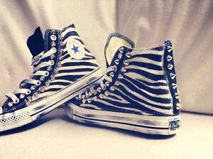 converse zebrate con borchie