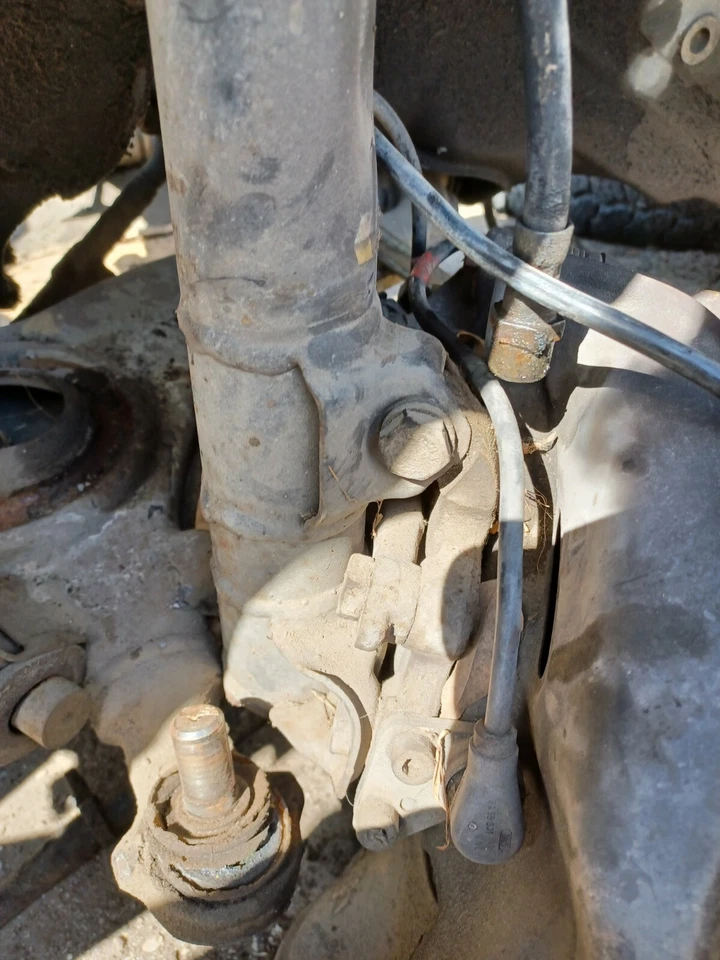 87-93 MERCEDES BENZ CLASE E SEDÁN W124 300TD HUSILLO NUDILLO DELANTERO IZQUIERDO OEM Foto 3 de 4