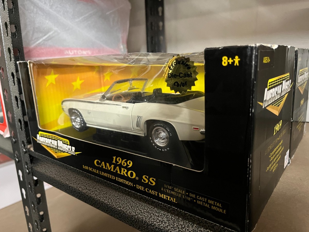 Ertl製 1/18 シボレー Camaro 1969 INDY カマロ CANNADAY'S 1969 CAMARO SS 396 ERMINE WHITE 1:18 ERTL