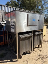 HOWE CP1500 Mobile 60” x 36” Express Ice Storage Bin With Transport Carts