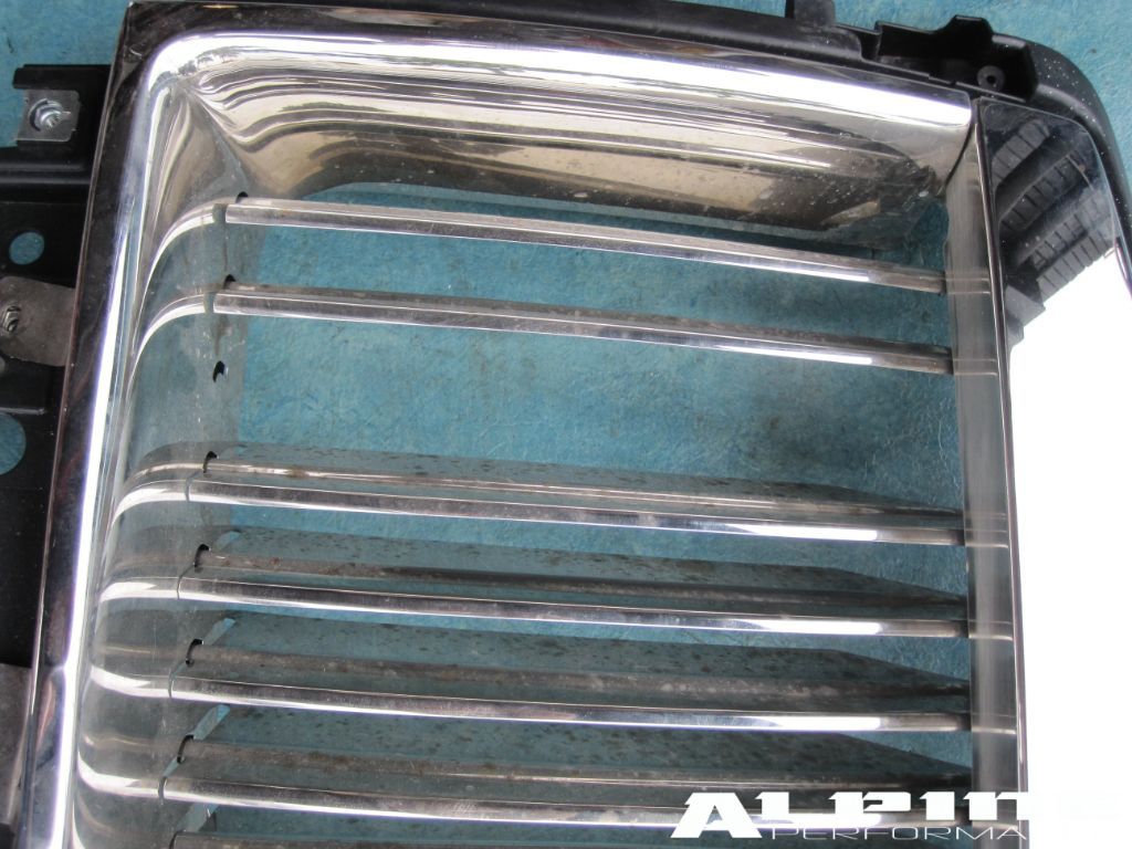Rolls Royce Ghost right side vertical grill insert