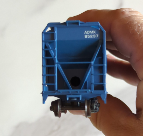 HO Accurail 3338 ADM ACF 3 Bay Covered Hopper Car Kit RTR ADMX 85237 - Picture 8 of 11