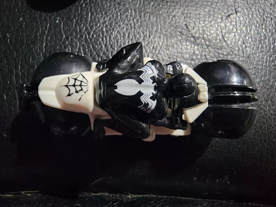 Motocicletas Hotwheels Mattel Marvel Capitán América/Iron Man/Venom Foto 2 de 4