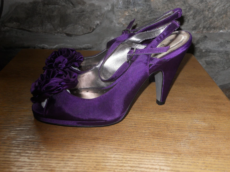 Dorothy Perkins Purple satin Peep toe Strappy Heels Size 4 - Wedding / Evening - Image 3 of 4