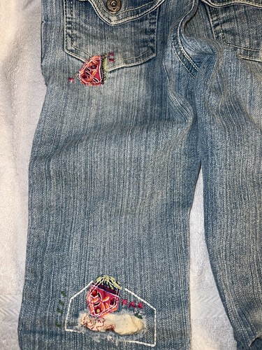 Children's Place Girls 4T Jeans Light Wash Cute Patches Front And Back Zippered - Picture 9 of 9
