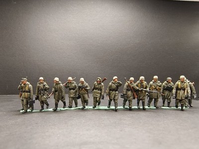 3D Printing 1/72 WWII German Winter Walking Posture 14 Soldiers Model