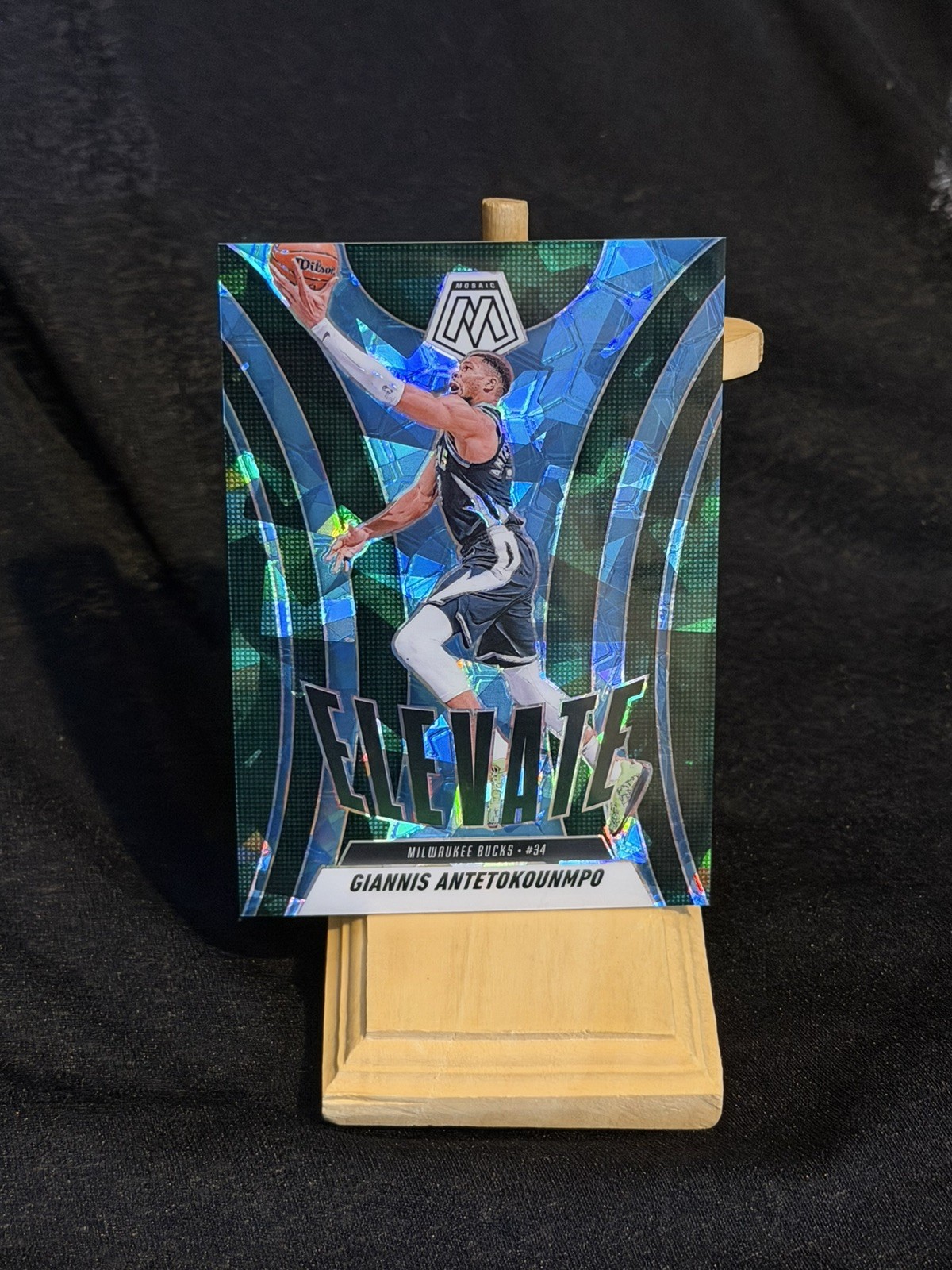 2024-25 Panini Mosaic Giannis Antetokounmpo #9 Elevate Ice Prizm 13/125!