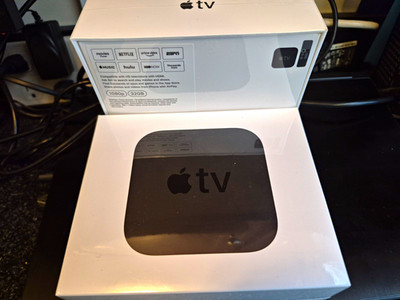 2 NIB Apple TV 32GB 1080p Digital HD Media Streamer Apple TV Product Line Black