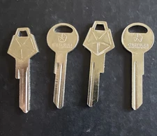 4 Uncut Key Blanks For Chrysler Y152 Y149