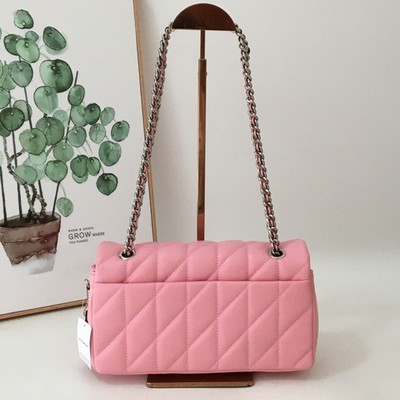 COACH コーチ Tabby 26（タビー26）ヴィヴィッドピンク Coach Outlet Tabby Shoulder Bag 26 Pillow Quilting Vivid Pink