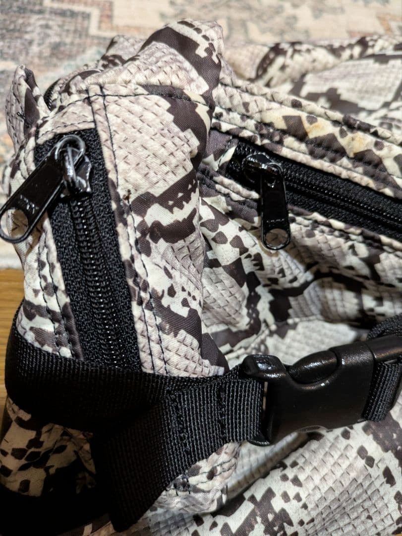 HEADPORTER Python Pattern Body Crossbody Bag Disc… - image 7