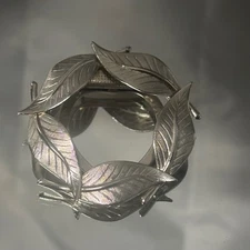Vintage Silver Tone Leaf Wreath Scarf Clip Elegant Floral Design