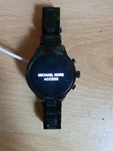 Michael Kors Access Runway 41 mm Case 