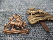   CAP BADGE & COLLAR  ROYAL BERKSHIRE ,PRINCESS CHARLOTTE OF WALES BADGES. 