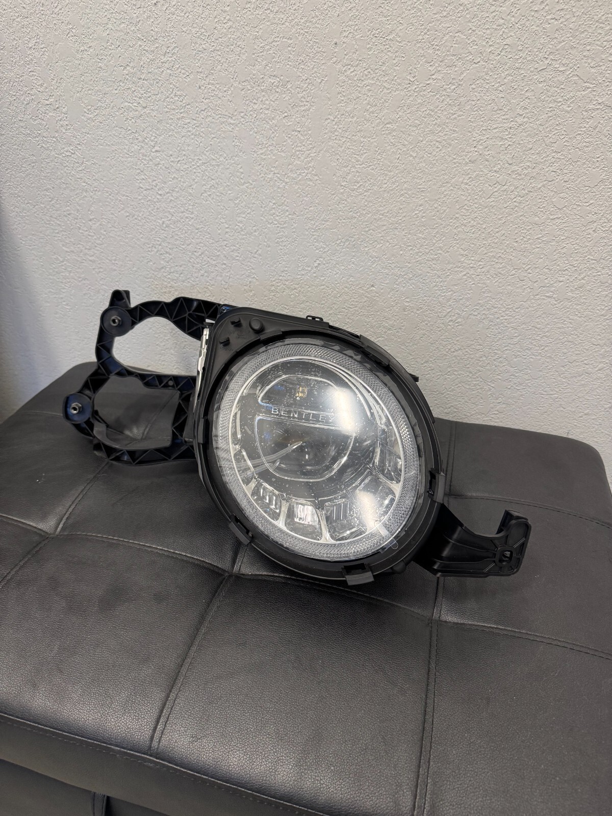 2017-2019 Bentley Bentayga Right Side Headlight (Passenger Side)