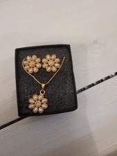 Bollywood Style Flower Necklace Set