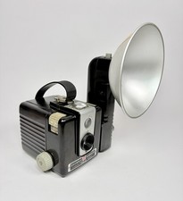 Vintage Kodak Brownie Hawkeye Flash Camera w/ Kodalite Flash Holder  Guard